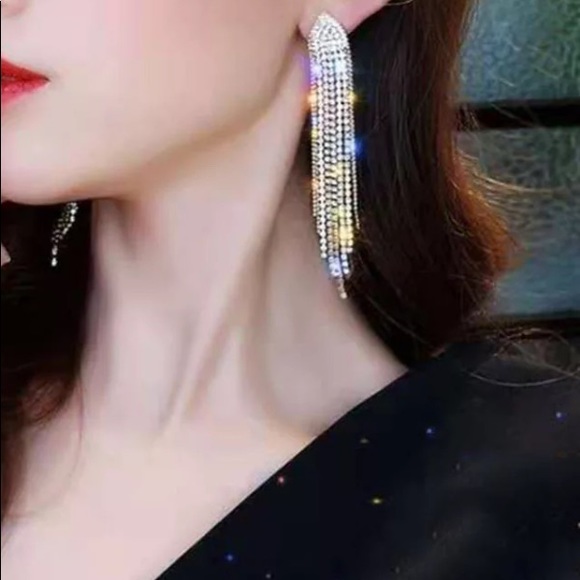 🌟 Luxury Gold Plated Rhinestone Earrings - Picture 3 of 5